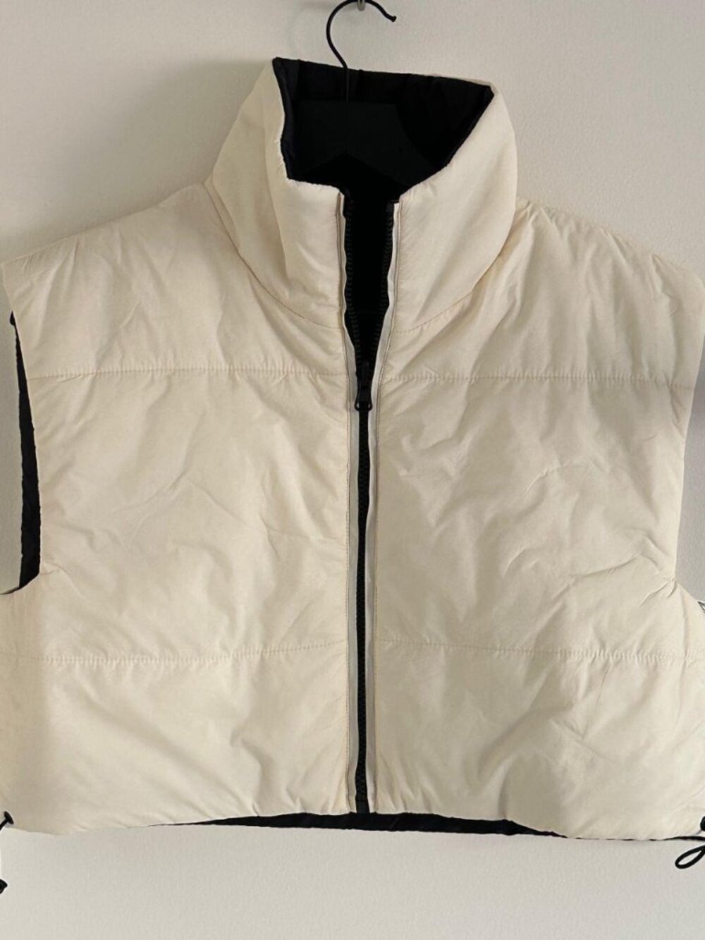 Cloud Ten Reversible Cropped Vest